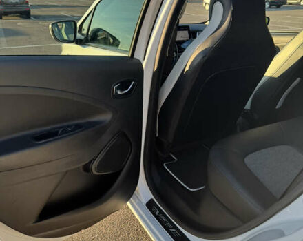 Белый Рено Зое, объемом двигателя 0 л и пробегом 74 тыс. км за 13499 $, фото 18 на Automoto.ua