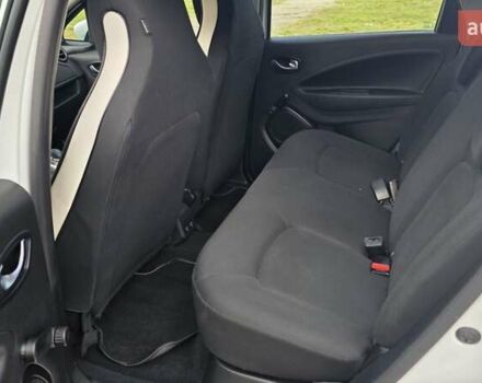 Белый Рено Зое, объемом двигателя 0 л и пробегом 112 тыс. км за 10900 $, фото 12 на Automoto.ua