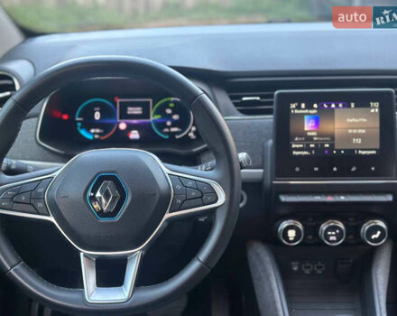 Белый Рено Зое, объемом двигателя 0 л и пробегом 26 тыс. км за 13888 $, фото 6 на Automoto.ua