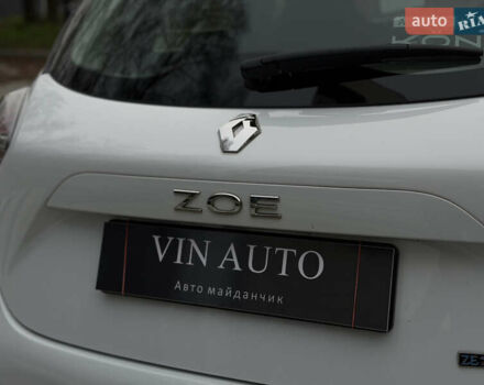 Білий Рено Зое, об'ємом двигуна 0 л та пробігом 28 тис. км за 12222 $, фото 16 на Automoto.ua