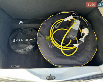 Рено Зое 2020 в Владимир-Волынский на Automoto.ua Белый Рено Зое, объемом двигателя 0 л и пробегом 55 тыс. км за 12000 $, фото 24 на Automoto.ua