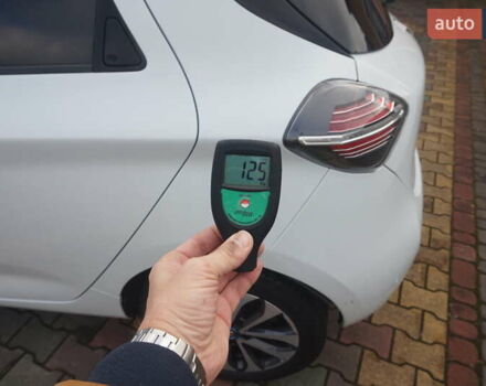 Белый Рено Зое, объемом двигателя 0 л и пробегом 122 тыс. км за 13000 $, фото 72 на Automoto.ua