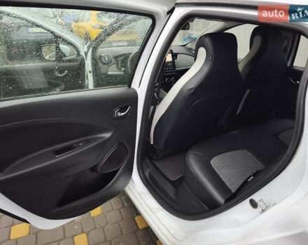 Белый Рено Зое, объемом двигателя 0 л и пробегом 59 тыс. км за 13200 $, фото 21 на Automoto.ua