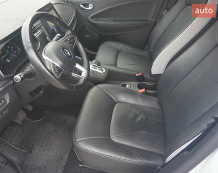 Белый Рено Зое, объемом двигателя 0 л и пробегом 122 тыс. км за 13000 $, фото 25 на Automoto.ua