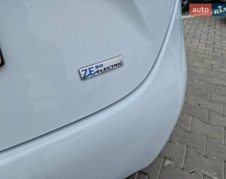 Белый Рено Зое, объемом двигателя 0 л и пробегом 47 тыс. км за 11400 $, фото 12 на Automoto.ua