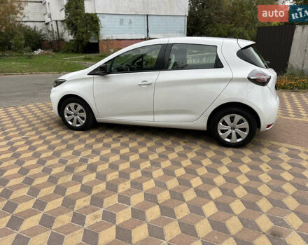 Белый Рено Зое, объемом двигателя 0 л и пробегом 23 тыс. км за 13300 $, фото 3 на Automoto.ua