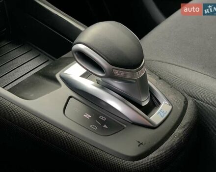 Белый Рено Зое, объемом двигателя 0 л и пробегом 66 тыс. км за 12499 $, фото 48 на Automoto.ua