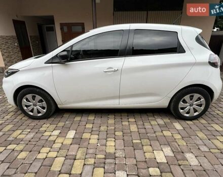 Белый Рено Зое, объемом двигателя 0 л и пробегом 54 тыс. км за 13200 $, фото 2 на Automoto.ua