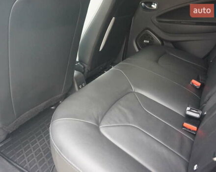 Белый Рено Зое, объемом двигателя 0 л и пробегом 122 тыс. км за 13000 $, фото 48 на Automoto.ua