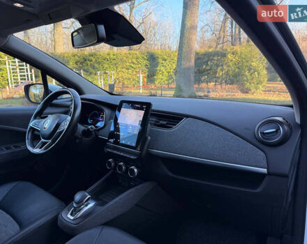 Белый Рено Зое, объемом двигателя 0 л и пробегом 118 тыс. км за 12900 $, фото 17 на Automoto.ua