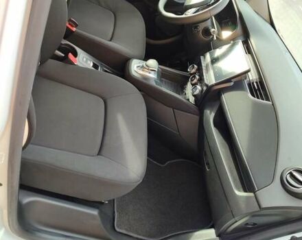 Белый Рено Зое, объемом двигателя 0 л и пробегом 78 тыс. км за 11850 $, фото 13 на Automoto.ua