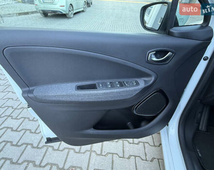 Білий Рено Зое, об'ємом двигуна 0 л та пробігом 23 тис. км за 13150 $, фото 26 на Automoto.ua