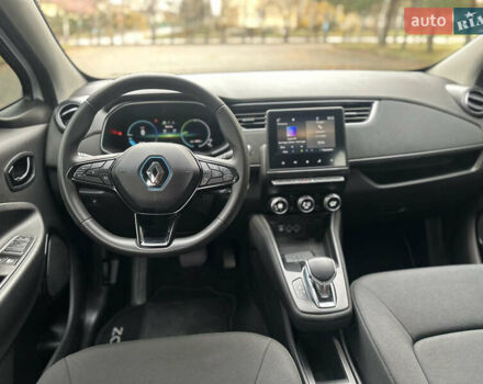 Белый Рено Зое, объемом двигателя 0 л и пробегом 28 тыс. км за 12500 $, фото 20 на Automoto.ua