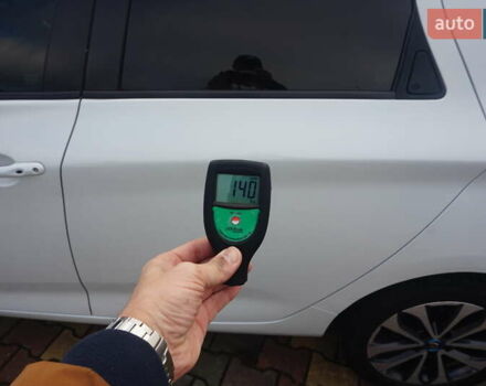 Белый Рено Зое, объемом двигателя 0 л и пробегом 122 тыс. км за 13000 $, фото 71 на Automoto.ua