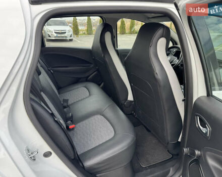 Білий Рено Зое, об'ємом двигуна 0 л та пробігом 84 тис. км за 11999 $, фото 22 на Automoto.ua