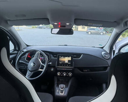 Білий Рено Зое, об'ємом двигуна 0 л та пробігом 14 тис. км за 13900 $, фото 2 на Automoto.ua