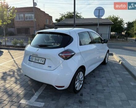 Белый Рено Зое, объемом двигателя 0 л и пробегом 70 тыс. км за 11800 $, фото 4 на Automoto.ua