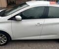 Белый Рено Зое, объемом двигателя 0 л и пробегом 141 тыс. км за 10750 $, фото 7 на Automoto.ua