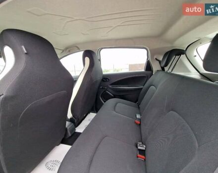 Белый Рено Зое, объемом двигателя 0 л и пробегом 47 тыс. км за 11400 $, фото 35 на Automoto.ua