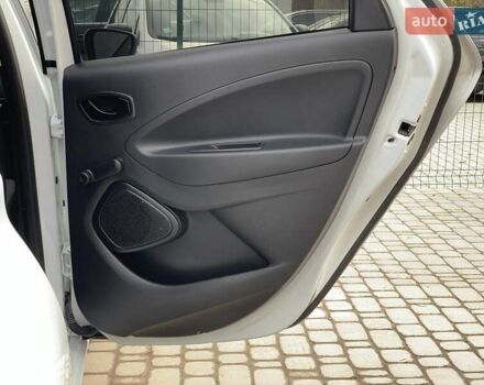 Белый Рено Зое, объемом двигателя 0 л и пробегом 66 тыс. км за 12499 $, фото 29 на Automoto.ua