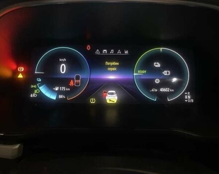 Білий Рено Зое, об'ємом двигуна 0 л та пробігом 40 тис. км за 13200 $, фото 3 на Automoto.ua