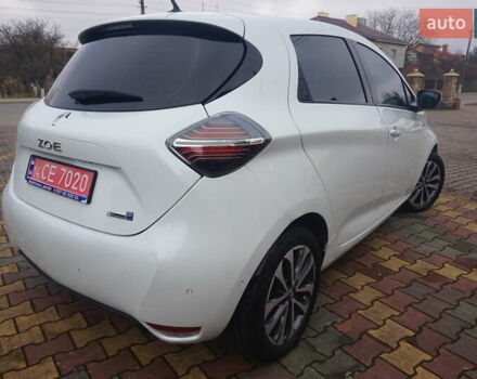 Белый Рено Зое, объемом двигателя 0 л и пробегом 122 тыс. км за 13000 $, фото 19 на Automoto.ua