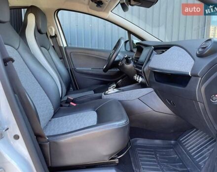 Белый Рено Зое, объемом двигателя 0 л и пробегом 217 тыс. км за 11990 $, фото 11 на Automoto.ua