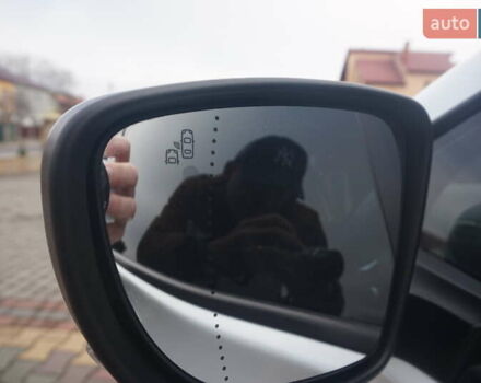 Белый Рено Зое, объемом двигателя 0 л и пробегом 122 тыс. км за 13000 $, фото 28 на Automoto.ua