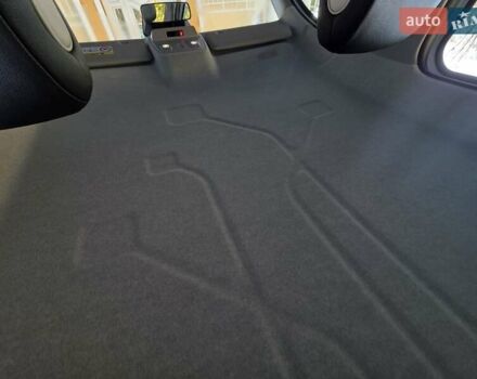 Белый Рено Зое, объемом двигателя 0 л и пробегом 85 тыс. км за 12999 $, фото 30 на Automoto.ua