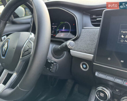 Белый Рено Зое, объемом двигателя 0 л и пробегом 72 тыс. км за 12450 $, фото 32 на Automoto.ua