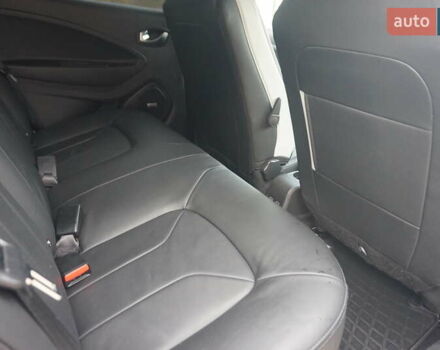 Белый Рено Зое, объемом двигателя 0 л и пробегом 122 тыс. км за 13000 $, фото 45 на Automoto.ua