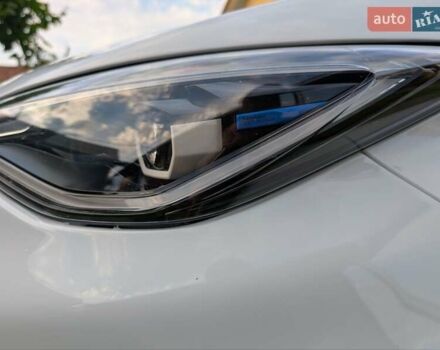 Белый Рено Зое, объемом двигателя 0 л и пробегом 56 тыс. км за 12500 $, фото 4 на Automoto.ua