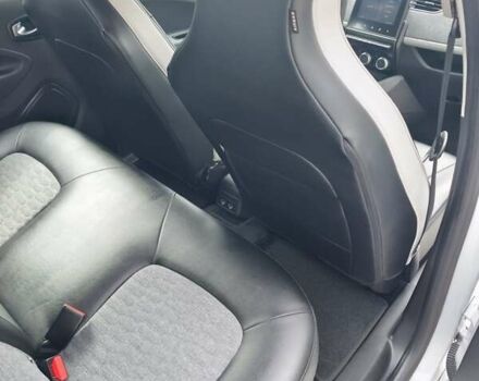 Белый Рено Зое, объемом двигателя 0 л и пробегом 50 тыс. км за 11900 $, фото 31 на Automoto.ua