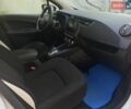 Белый Рено Зое, объемом двигателя 0 л и пробегом 80 тыс. км за 13000 $, фото 12 на Automoto.ua