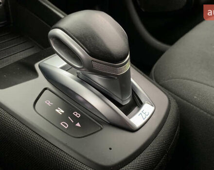 Белый Рено Зое, объемом двигателя 0 л и пробегом 47 тыс. км за 12499 $, фото 42 на Automoto.ua