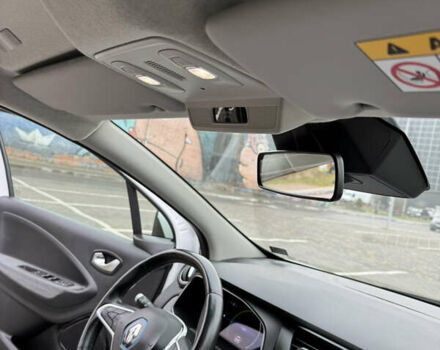 Белый Рено Зое, объемом двигателя 0 л и пробегом 97 тыс. км за 11900 $, фото 42 на Automoto.ua