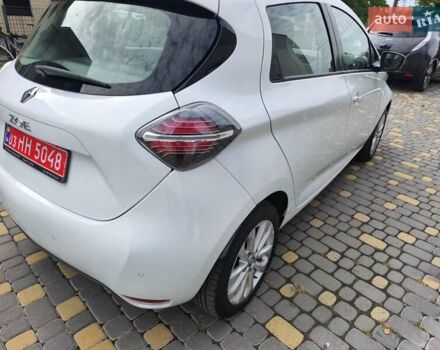 Белый Рено Зое, объемом двигателя 0 л и пробегом 50 тыс. км за 11900 $, фото 12 на Automoto.ua