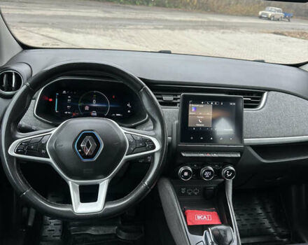 Белый Рено Зое, объемом двигателя 0 л и пробегом 88 тыс. км за 12300 $, фото 26 на Automoto.ua