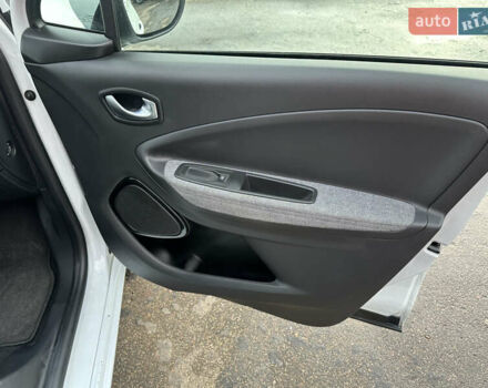 Білий Рено Зое, об'ємом двигуна 0 л та пробігом 36 тис. км за 12400 $, фото 35 на Automoto.ua