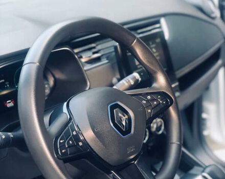 Белый Рено Зое, объемом двигателя 0 л и пробегом 38 тыс. км за 11999 $, фото 7 на Automoto.ua