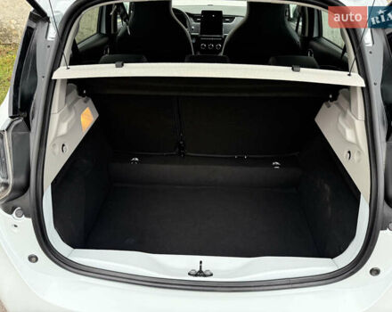 Білий Рено Зое, об'ємом двигуна 0 л та пробігом 23 тис. км за 13150 $, фото 64 на Automoto.ua