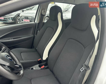 Белый Рено Зое, объемом двигателя 0 л и пробегом 41 тыс. км за 11600 $, фото 26 на Automoto.ua