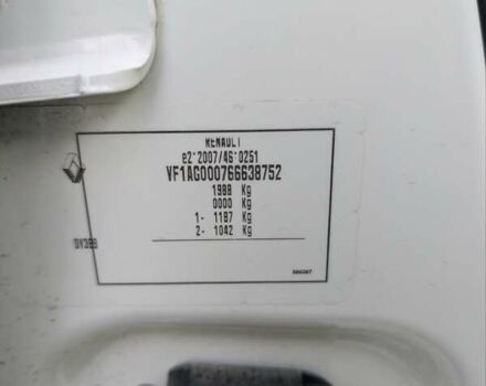 Белый Рено Зое, объемом двигателя 0 л и пробегом 56 тыс. км за 12500 $, фото 13 на Automoto.ua