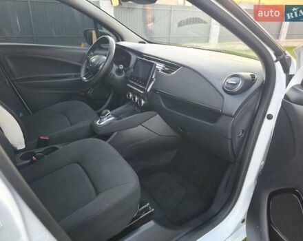 Білий Рено Зое, об'ємом двигуна 0 л та пробігом 98 тис. км за 10950 $, фото 32 на Automoto.ua