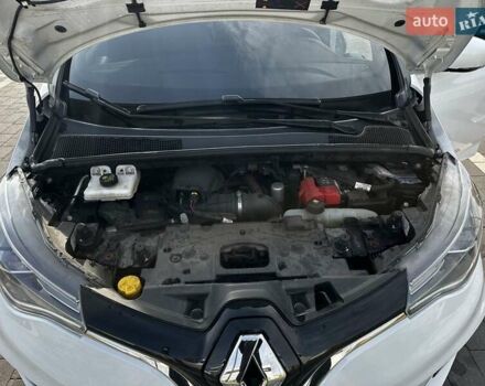 Белый Рено Зое, объемом двигателя 0 л и пробегом 124 тыс. км за 13200 $, фото 18 на Automoto.ua