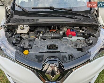 Белый Рено Зое, объемом двигателя 0 л и пробегом 56 тыс. км за 12500 $, фото 14 на Automoto.ua