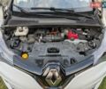 Белый Рено Зое, объемом двигателя 0 л и пробегом 56 тыс. км за 12500 $, фото 14 на Automoto.ua