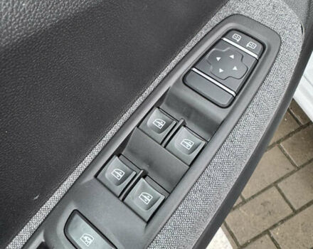 Белый Рено Зое, объемом двигателя 0 л и пробегом 97 тыс. км за 11900 $, фото 20 на Automoto.ua