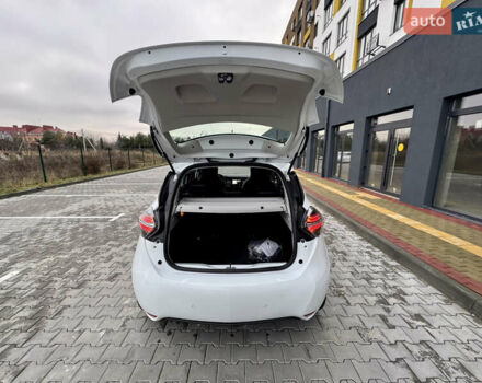 Белый Рено Зое, объемом двигателя 0 л и пробегом 55 тыс. км за 13300 $, фото 12 на Automoto.ua