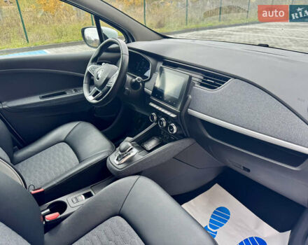 Белый Рено Зое, объемом двигателя 0 л и пробегом 70 тыс. км за 12999 $, фото 18 на Automoto.ua